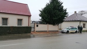 Nočná rodinná dráma: Žena nožom zaútočila na svojho manžela a 4-ročného syna