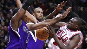 Portland opäť bližšie k postupu, domáci debakel Chicaga