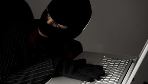 Hackeri ukradli bankám v tridsiatich krajinách miliardu dolárov