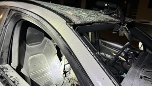 V ranných hodinách vybuchlo luxusné auto. Na mieste zasahovali pyrotechnici