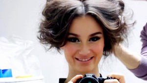 Misska Denková sa nudila na prednáške a navrhla si šaty