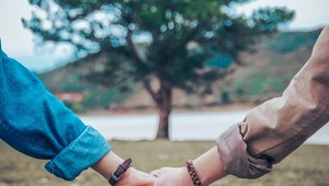 Podviedol ju priateľ: Neskutočné, čo od neho za neveru žiadala na oplátku!