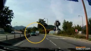 Na Janu sa na žilinskom obchvate rútilo auto v protismere