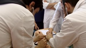 Ministerstvo zdravotníctva chce navýšiť počty študentov lekárskych fakúlt, chýbajú však peniaze