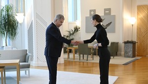 Fínska premiérka Marinová podala demisiu