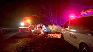 Vodič na Pezinskej Babe prerazil zvodidlá, skončil v priekope