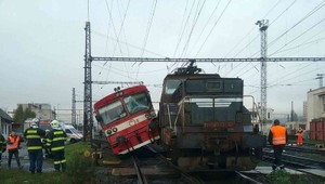 V Košiciach sa zrazili vlaky, niekoľko ľudí sa zranilo