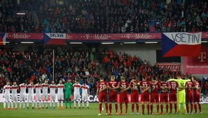 Turci zvíťazili v Česku, Holanďanom sa vzďaľuje šampionát