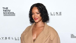 Šteklivý outfit Rihanny ukázal (takmer) všetko. Je alebo nie je tehotná?!