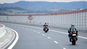 Divoká jazda motorkára. Pred políciou unikal 15 kilometrov