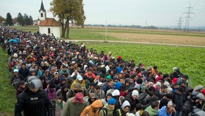 Volebná encyklopédia Slovenska: Občania nevedia rozlíšiť ilegálnu migráciu od legálnej