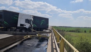 Nehoda na diaľnici D2: Cesta v smere do Bratislavy je neprejazdná