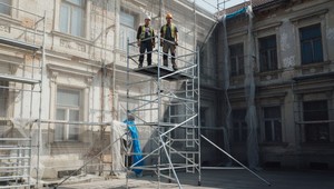 Lešenie, na ktoré sa môžete spoľahnúť: HAGRO STAVBY vsádza na bezpečnosť a kvalitu