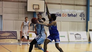 Hráč Spišskej Novej Vsi Marko Stevanovič s ocenením "Peak hráč mesiaca" marec