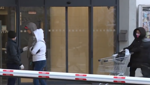 Starostovia obcí žiadajú zmenu. Cez vyhradené hodiny pre dôchodcov sú obchody prázdne