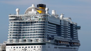 Dráma na výletnej lodi v Taliansku. 6 tisíc ľudí uväznených, na palube môže byť koronavírus