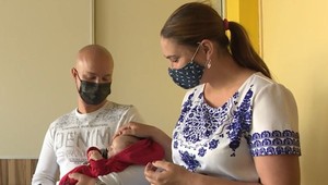 Šesťhodinová unikátna operácia bábätku zachránila život