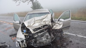 Tragédia na juhu Slovenska: Mladík zomrel pri čelnej zrážke v hmle