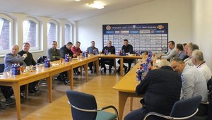 S Tipsport Ligou vážne ohrozená aj Slovenská hokejová liga