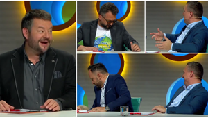 Hádači nevedeli čo sa deje: Zrazu ich niekto obťažoval pod stolom!