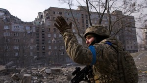 466. deň na Ukrajine: Z trosiek vytiahli telo iba dvojročného dievčatka