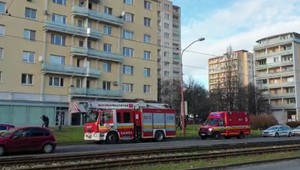 Na Štedrý deň sa dymilo z okien. Na mieste zasahovali 3 hasičské autá