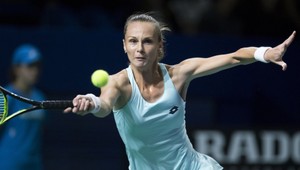 Rybáriková porazila Šarapovovú, v Moskve postúpila do osemfinále