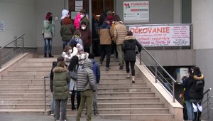 Už o pár dní nás môže čakať rakúsky scenár. Koaliční aj opoziční politici pripúšťajú tvrdý lockdown