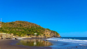 Po silnom zemetrasení sa úrady v Salvádore obávajú vlny cunami