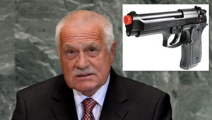 Atentát na Klausa! Útočník strieľal plastovými guľôčkami