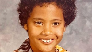 Ukázal FOTO z detstva, ľudia neveria, že je to ON: Spoznávate v tomto chlapcovi slávneho herca?