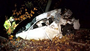 Nehoda na Šturci. Mladý šofér so spolujazdkyňou skončili v priekope