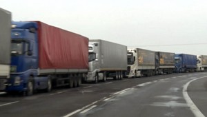 Kamionistov majú nútiť porušovať zákon. Jazdia aj viac ako 20 hodín