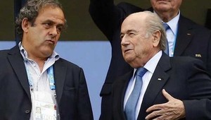 Etická komisia FIFA odstavila Blattera aj Platiniho