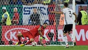 Nemci v penaltovej dráme zdolali Talianov a sú v semifinále