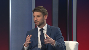 Riešenie tranzitu plynu? Európski premiéri odkazujú Ficovi, rokujte s Kyjevom, vraví Michal Šimčeka v relácii Politika 24