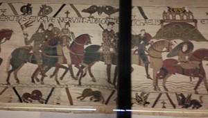 Takmer tisícročná Tapiséria z Bayeux sa vrátila do Británie. Vstupenky sa vypredali za pár hodín