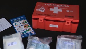 Dobrá správa pre vodičov: Autolekárnička bude platiť aj po uplynutí svojej platnosti