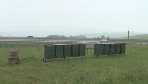 Rýchlostná cesta R1 už nie je len pre vodičov. Na odpočívadlá umiestnili včely samotárky