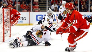 Tatar napol sieť Chicaga, Halák opäť priviedol Islanders k víťazstvu