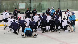 Slovan tlačia korčule, hokejisti začali s prípravou