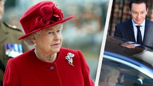 Tento muž doniesol odkaz kráľovnej: Veličenstvo, ste prababičkou!