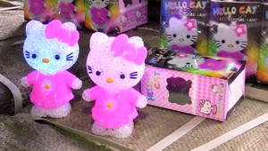 Falošné Hello Kitty. Colníci zadržali nebezpečné hračky