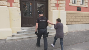 Marcela (55) dobodala svojho expartnera. Súd ju poslal do väzby