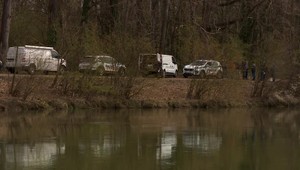 Váh vyplavil mŕtve telo muža s bodnými ranami v oblasti srdca. Výsledky pitvy sú zarážajúce