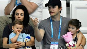 Vianoce bez darčekov! Prečo si deti Mily Kunis nenájdu nič pod stromčekom?