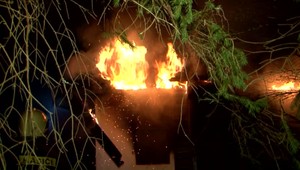 Hasiči od noci zasahovali pri Liptovskom Jáne. Horela drevená chata