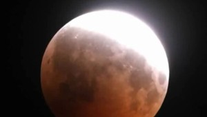 UNIKÁTNE ZÁBERY: Mesiac v noci zhasol na 101 minút