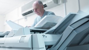 Ak si chce podnikateľ vytlačiť reklamný leták, musí sa registrovať