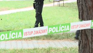 Na trase do Žiliny našli v priekope mŕtve telo. Polícia uzavrela časť cesty